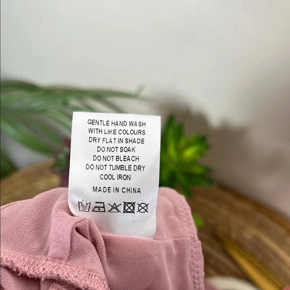 NWT WHITE FOX Crop Long Sleeve Top “Give or Take” XS Dusty Rose Sheer Chiffon - Picture 8 of 8